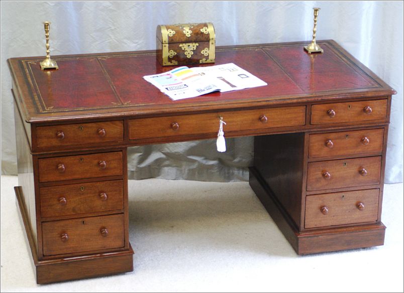 2065 Antique Early Victorian Pedestal Desk. 0754 564